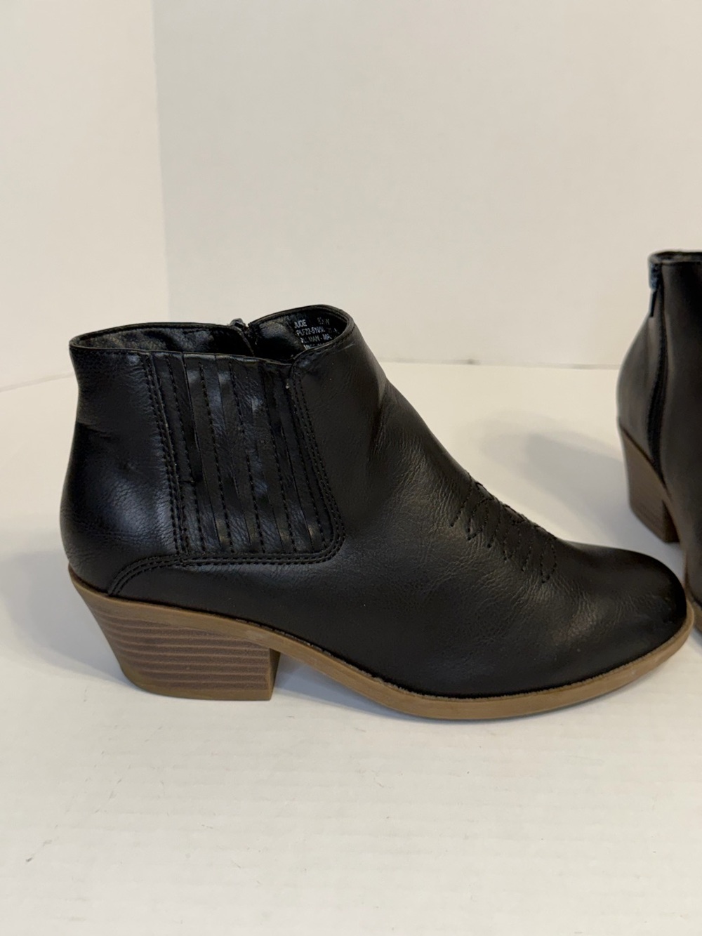 FRYE AND CO. "Jude" Black Ankle Bootie Size 8.5 W